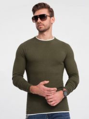 Bawełniany sweter męski z okrągłym dekoltem - ciemnooliwkowy V7 OM-SWSW-0103 - XXL. Zielone swetry nierozpinane Ombre Clothing, m, bez wzorów, z bawełny, bez kołnierzyka, bez ramiączek. W wyprzedaży za 69.99 zł.