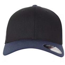 Dwukolorowa Czapka Z Daszkiem Wooly Combed. Czarne czapki z daszkiem FLEXFIT, bez wzorów, z bawełny. Za 65.99 zł.