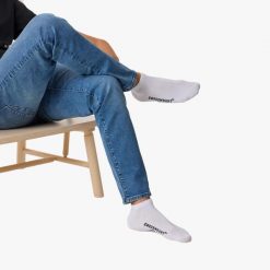 Skarpety sportowe Swedemount Ankle Socks 4-Pack. Białe skarpetki sportowe SWEDEMOUNT, bez wzorów. Za 59.99 zł.