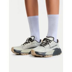 Buty do biegania The North Face. Szare buty do biegania The North Face, bez wzorów, bez zapięcia, do biegania. Za 649.99 zł.