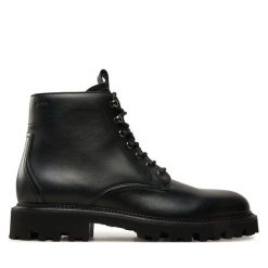 Trapery BOSS. Czarne trapery Boss, bez zapięcia. Za 1,399.00 zł.