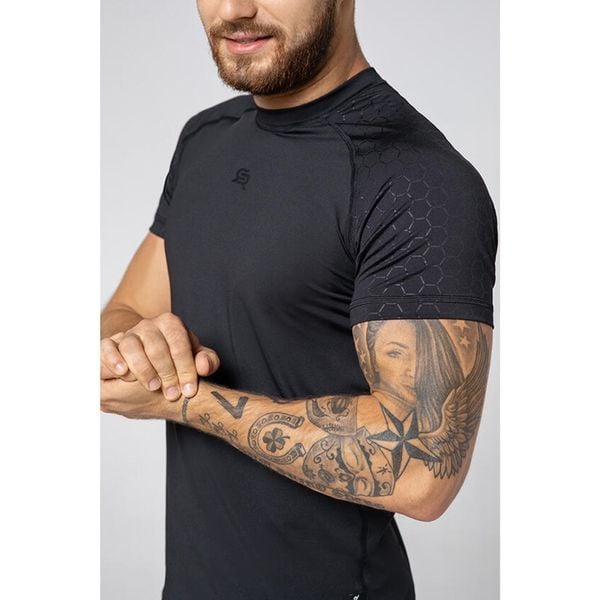 Koszulka szybkoschnąca fitness męska Rough Radical Stone. Czarne bielizna termoaktywna ROUGH RADICAL, l, bez wzorów, z elastanu, bez ramiączek, na fitness i siłownię. Za 79.20 zł.
