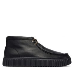 Trzewiki Clarks. Czarne botki sznurowane Clarks, bez wzorów, bez obcasa, bez zapięcia. Za 519.99 zł.