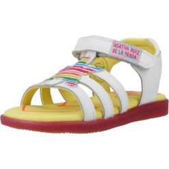 Sandały AGATHA RUIZ DE LA PRADA 242965A Biały. Białe sandały AGATHA RUIZ DE LA PRADA, ze skóry, bez zapięcia. Za 259.08 zł.