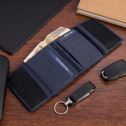 Portfel skórzany męski mały pionowy z flagą granatowy RFiD Beltimore D48. Niebieskie portfele bez wzorów. Za 44.91 zł.