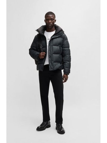 Hugo Boss Underwear Kurtka pikowana w kolorze czarnym rozmiar: 50. Czarne kurtki Hugo Boss Underwear, bez wzorów, bez kaptura. Za 1,036.95 zł.