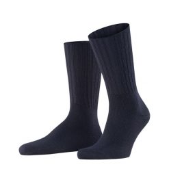 Skarpety Falke Nelson. Czerwone skarpety Falke, bez wzorów, z gumy. Za 136.00 zł.