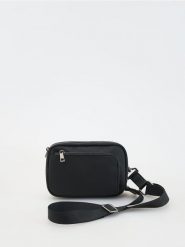 Saszetka crossbody - czarny. Czarne torby na ramię Reserved, bez wzorów, małe, bez dodatków. W wyprzedaży za 65.99 zł.