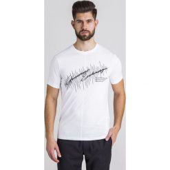 T-SHIRT Armani Exchange. Białe t-shirty Armani Exchange, bez wzorów, z bawełny, bez kołnierzyka, bez ramiączek. Za 181.30 zł.
