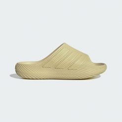 Klapki Purechill. Brązowe klapki Adidas. Za 219.00 zł.