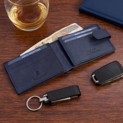 Portfel skórzany męski mały poziomy z flagą granatowy RFiD Beltimore D58. Niebieskie portfele bez wzorów. Za 44.91 zł.