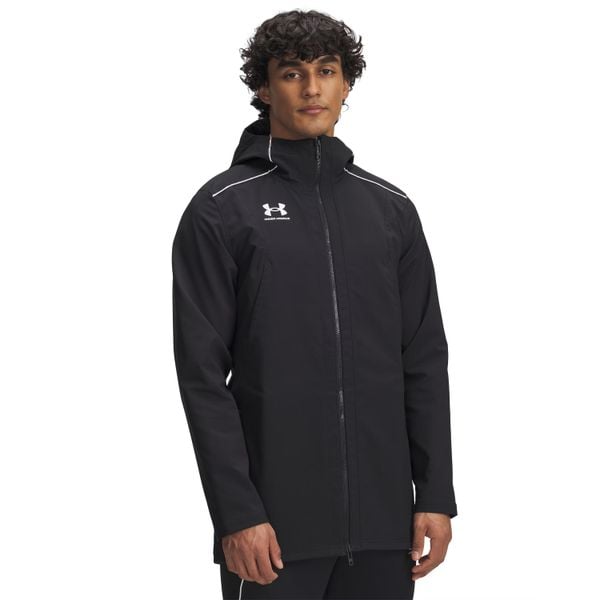 Kurtka wodoodporna Under Armour Challenger Pro. Czarne kurtki Under Armour, m, bez wzorów, z materiału, bez kaptura. Za 564.90 zł.