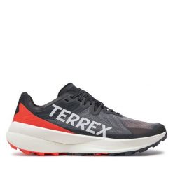 Buty do biegania adidas. Czarne buty do biegania Adidas, bez wzorów, bez zapięcia, do biegania, adidas terrex. Za 519.99 zł.