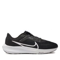 Buty do biegania Nike. Czarne buty do biegania Nike, bez wzorów, bez zapięcia, do biegania. Za 479.99 zł.
