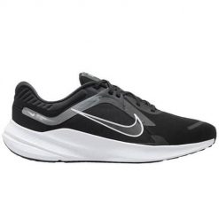 Buty do biegania męskie Nike Quest 5. Czarne buty do biegania Nike, bez wzorów, z materiału, bez zapięcia, do biegania. Za 326.00 zł.