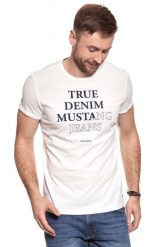 MUSTANG T SHIRT Printed Tee CLOUD DANCER 1007075 2020. Białe t-shirty Mustang, m, bez wzorów, bez kołnierzyka, bez ramiączek. Za 69.99 zł.