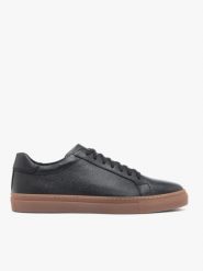 Czarne sportowe półbuty. Czarne eleganckie półbuty Ryłko, bez wzorów, ze skóry, bez obcasa, na płaskiej podeszwie, bez zapięcia. Za 499.99 zł.