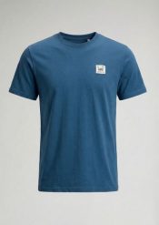 MĘSKA KOSZULKA LEE WOVEN LABEL TEE ORION BLUE 112376539. Niebieskie t-shirty Lee, l, bez wzorów, bez kołnierzyka, bez ramiączek. Za 79.99 zł.