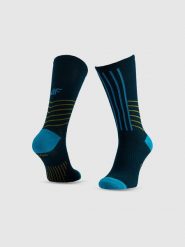 4F Skarpetki trekkingowe z wełną długie męskie - turkusowe 39-42. Niebieskie skarpety 4F, bez wzorów, z wełny. Za 49.99 zł.