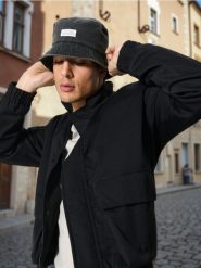 Kapelusz bucket hat - szary. Szare kapelusze Sinsay, bez wzorów. Za 19.99 zł.