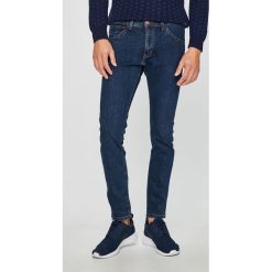 Wrangler - Jeansy Bryson. Jeansy marki Wrangler. W wyprzedaży za 219.90 zł.