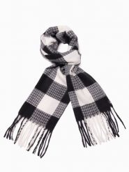 Szalik męski - czarny/biały V2 A408 - uniwersalny. Białe szaliki Ombre Clothing, bez wzorów, z tkaniny. W wyprzedaży za 19.99 zł.