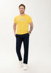 Męski t-shirt z napisem T-LINER. Żółte t-shirty Volcano, m, bez wzorów, z bawełny, bez kołnierzyka, bez ramiączek. Za 59.99 zł.