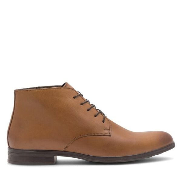 Trzewiki Lasocki. Brązowe botki sznurowane Lasocki, bez wzorów, bez obcasa, bez zapięcia. Za 159.99 zł.