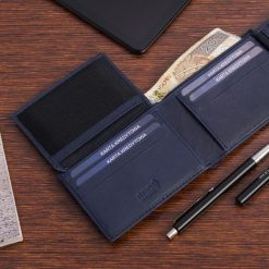 Portfel skórzany męski mały poziomy z flagą granatowy RFiD Beltimore D54. Niebieskie portfele bez wzorów. Za 44.91 zł.
