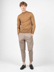 Takeshy Kurosawa Sweter | 83476 | Maglia Lupetto Calato Lana | Mężczyzna | Brązowy. Brązowe swetry nierozpinane Takeshy Kurosawa, m, bez wzorów, z dzianiny, bez kołnierzyka, bez ramiączek. W wyprzedaży za 369.00 zł.