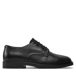 Półbuty Calvin Klein. Czarne eleganckie półbuty CALVIN KLEIN, bez wzorów, bez obcasa, bez zapięcia. Za 499.99 zł.