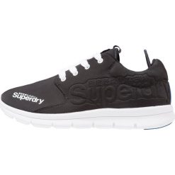 Superdry RUNNER Tenisówki i Trampki black/optic. Trampki marki Superdry. W wyprzedaży za 237.30 zł.