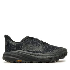 Buty do biegania Hoka. Czarne buty do biegania HOKA, bez wzorów, z gore-texu, bez zapięcia, do biegania, gore-tex. Za 649.99 zł.