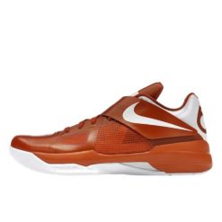Nike KD 4 Texas Longhorns (2025). Brązowe buty do koszykówki Nike, bez zapięcia, do koszykówki. Za 801.03 zł.