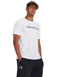Under Armour Koszulka sportowa "Camo" w kolorze białym rozmiar: M. Białe t-shirty sportowe Under Armour, bez wzorów, z materiału, bez ramiączek, outdoorowe. Za 100.52 zł.