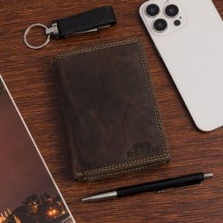 Portfel męski skórzany mały pionowy klasyczny brązowy RFiD Beltimore S48. Brązowe portfele bez wzorów. Za 59.90 zł.