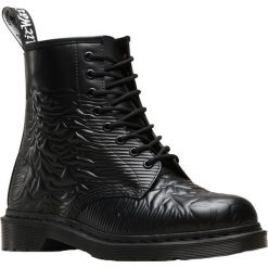 Dr. Martens 1460 Unknown Pleasures 24302001. Buty trekkingowe marki Dr. Martens. W wyprzedaży za 599.99 zł.