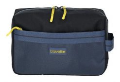 Walizka kosmetyczna travelite Color Craze. Niebieskie walizki TRAVELITE, bez wzorów, z materiału. Za 168.00 zł.