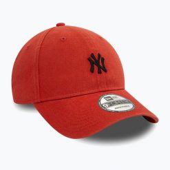 Czapka z daszkiem New Era Washed 940 Nyy. Brązowe czapki z daszkiem New Era, na zimę, bez wzorów. Za 119.99 zł.