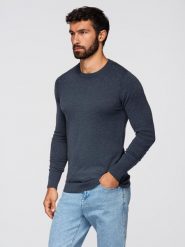 Sweter klasyczny męski z wiskozą BASIC z okrągłym dekoltem – granatowy melanż V16 - Rozmiar: XXL. Niebieskie swetry nierozpinane Ombre Clothing, m, bez wzorów, z dzianiny, bez kołnierzyka, bez ramiączek. W wyprzedaży za 89.99 zł.