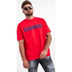 T-shirt DSQUARED2. Czerwone t-shirty Dsquared2, m, bez wzorów, bez kołnierzyka, bez ramiączek. W wyprzedaży za 647.40 zł.