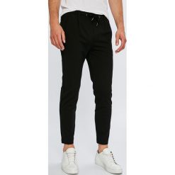 Jack & Jones - Spodnie. Spodnie materiałowe marki Jack & Jones. W wyprzedaży za 99.90 zł.