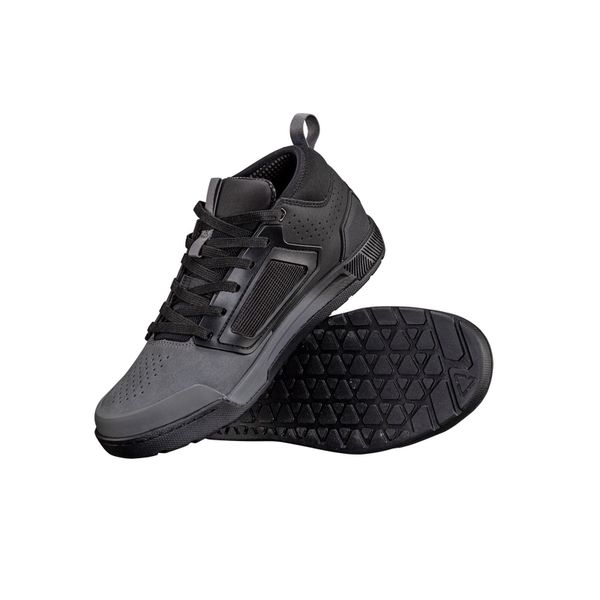 Buty rowerowe (platformy) LEATT Shoe Flat 3.0. Brązowe odzież kompresyjna LEATT, l, bez wzorów, z gumy, rowerowe. Za 594.15 zł.