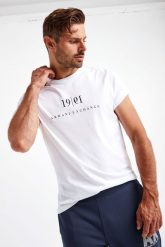 T-SHIRT ARMANI EXCHANGE. T-shirty Armani Exchange, m, bez wzorów, bez kołnierzyka, bez ramiączek. W wyprzedaży za 82.17 zł.