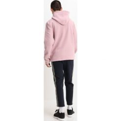 Topman EQULTY Bluza z kapturem purple. Bluzy z kapturem marki Topman, l, z materiału, z kapturem. Za 209.00 zł.