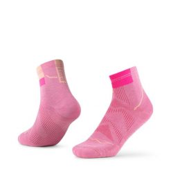 Skarpety do biegania Coolnet Quarter. Czerwone skarpety Buff, bez wzorów, z materiału. Za 83.99 zł.