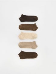Krótkie skarpetki 5 pack - beżowy. Brązowe skarpety Reserved, bez wzorów. W wyprzedaży za 35.99 zł.