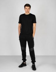 Les Hommes T-shirt "Regular" | LKT144 740U | Relaxed Fit Lyocell T-Shirt | Mężczyzna | Czarny. Czarne t-shirty Les Hommes, m, bez wzorów, z jedwabiu, bez kołnierzyka, bez ramiączek. W wyprzedaży za 289.00 zł.