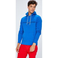 Tommy Hilfiger - Bluza. Niebieskie bluzy z kapturem marki Tommy Hilfiger, z aplikacjami, z bawełny. Za 399.90 zł.