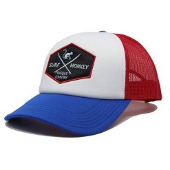 Czapka Trucker z wyściółką / Uniwersalny rozmiar (Niebiesko/Czerwona). Czerwone czapki z daszkiem SURF MONKEY, z aplikacjami, z poliesteru. Za 159.95 zł.